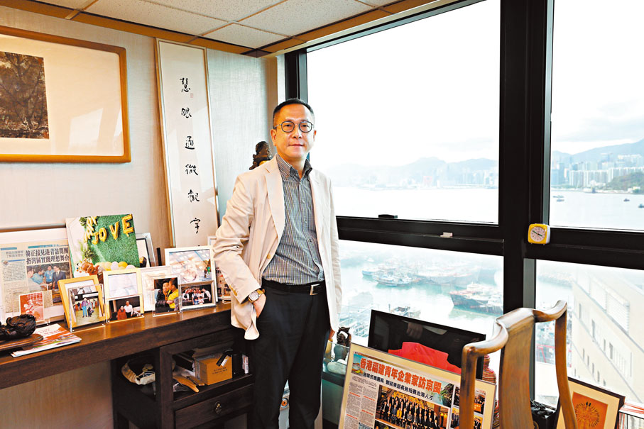 ◆ 施榮忻表示,在新選制下,國家、香港特區為港青人才加入政府管治團隊提供了更多機會。 香港文匯報記者 攝