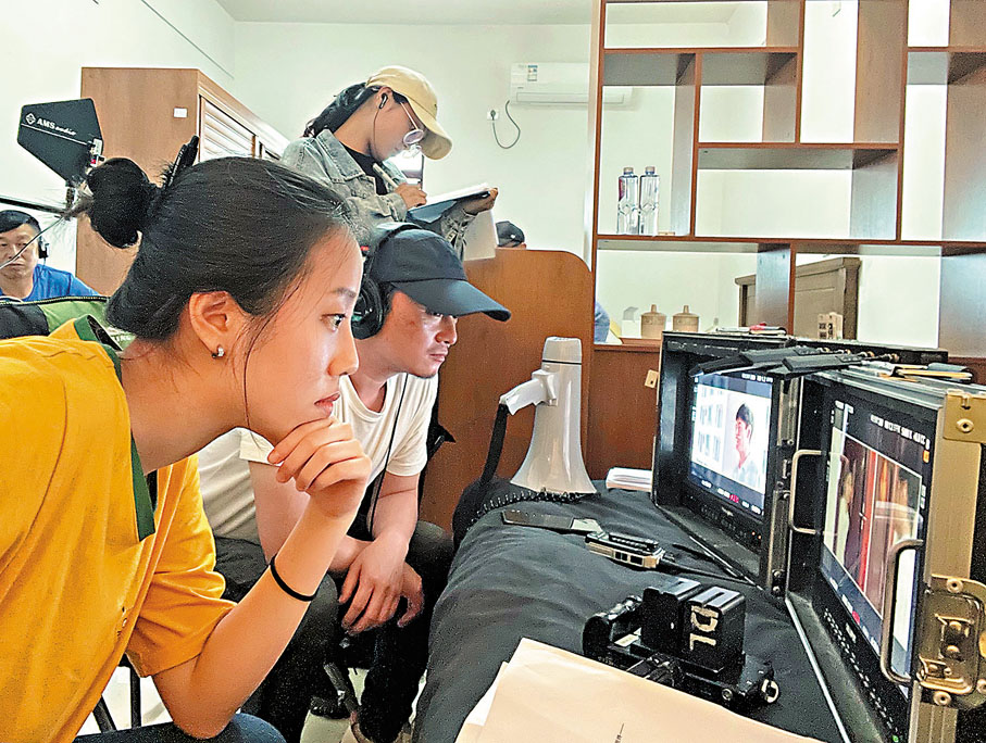 ◆張芷瑛在劇組工作照。