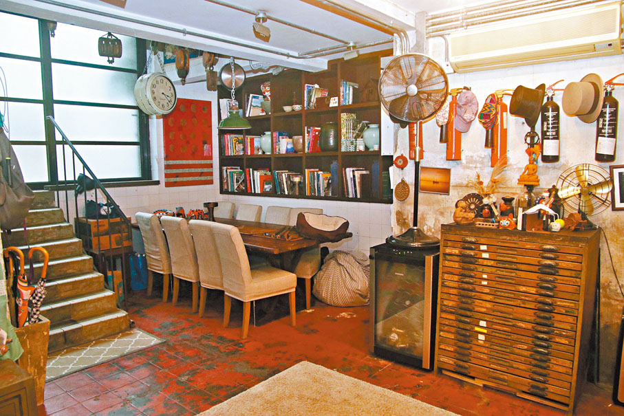 ◆Dare收購唐樓後，加以維護及翻新，並保留一些舊傢具，展現老香港的生活文化。香港文匯報記者  攝