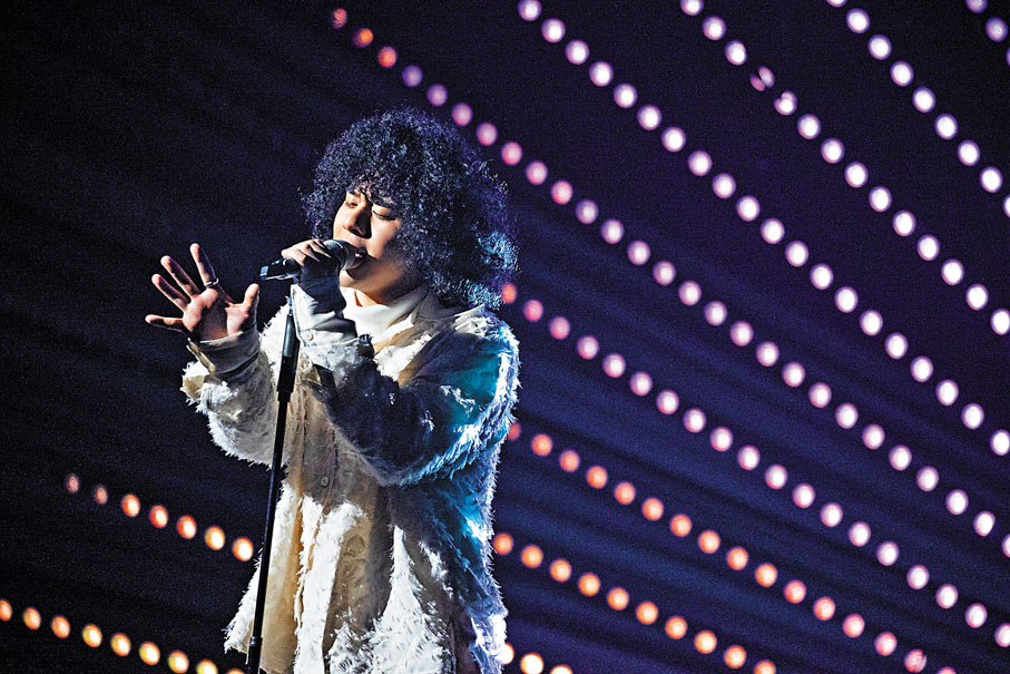 ◆曾比特十分享受唱歌。