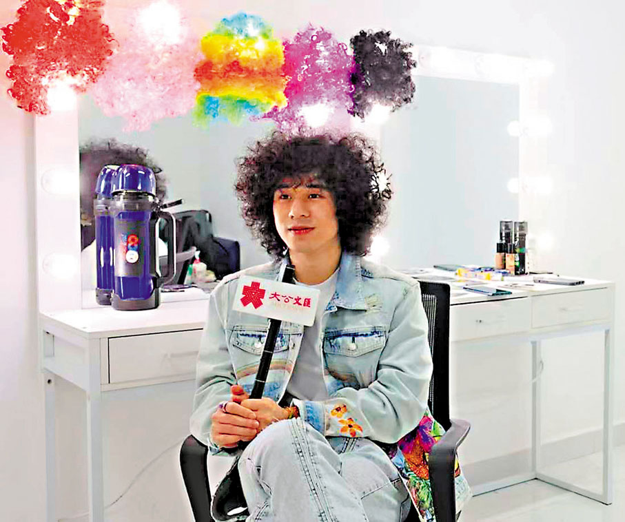 ◆曾比特接受香港文匯報專訪。胡若璋 攝