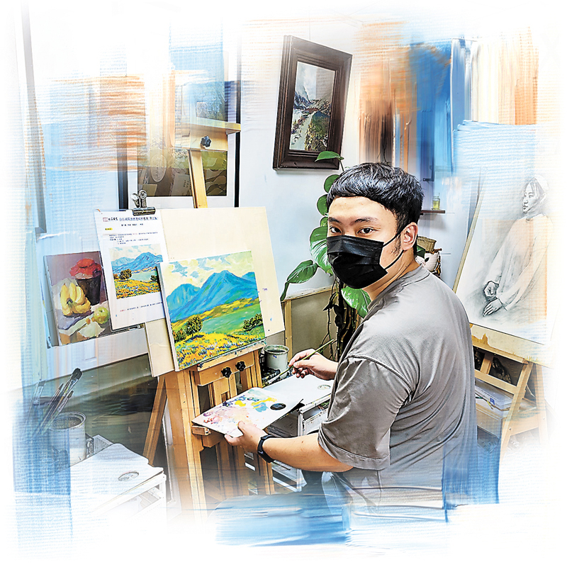 ◆港青張浩暉在大芬油畫村體驗油畫。受訪者供圖