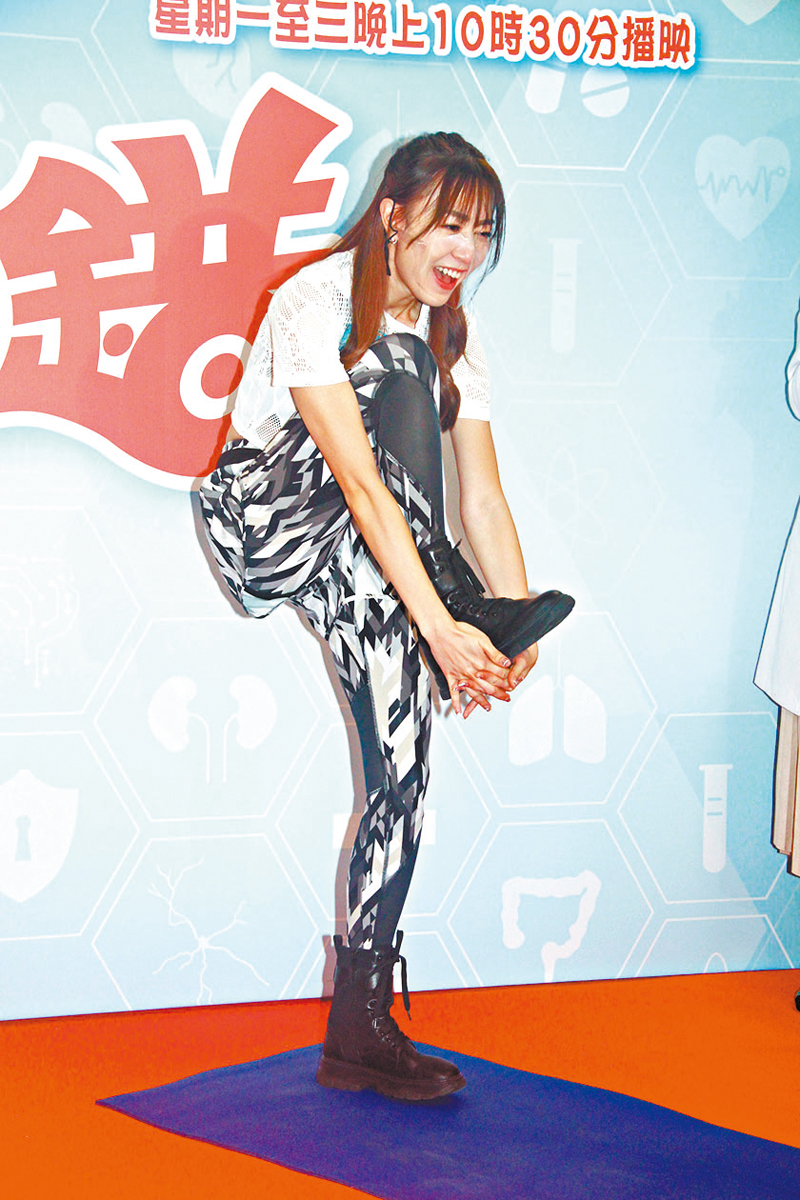 ◆黃嘉雯驚覺自己有扁平足的問題。