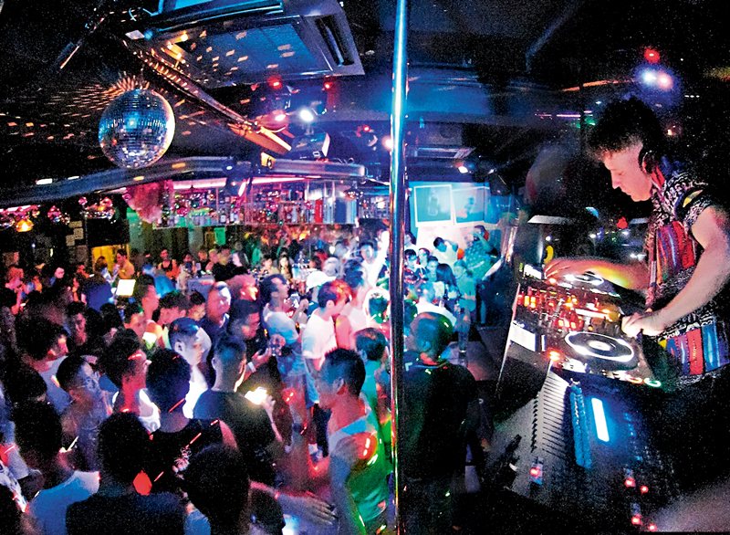 ◆FLM酒吧附設DJ打碟助興。 網上圖片