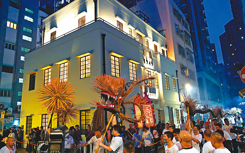 ◆ 闊別兩年的舞火龍圍繞大坑火龍文化館進行。 香港文匯報記者  攝