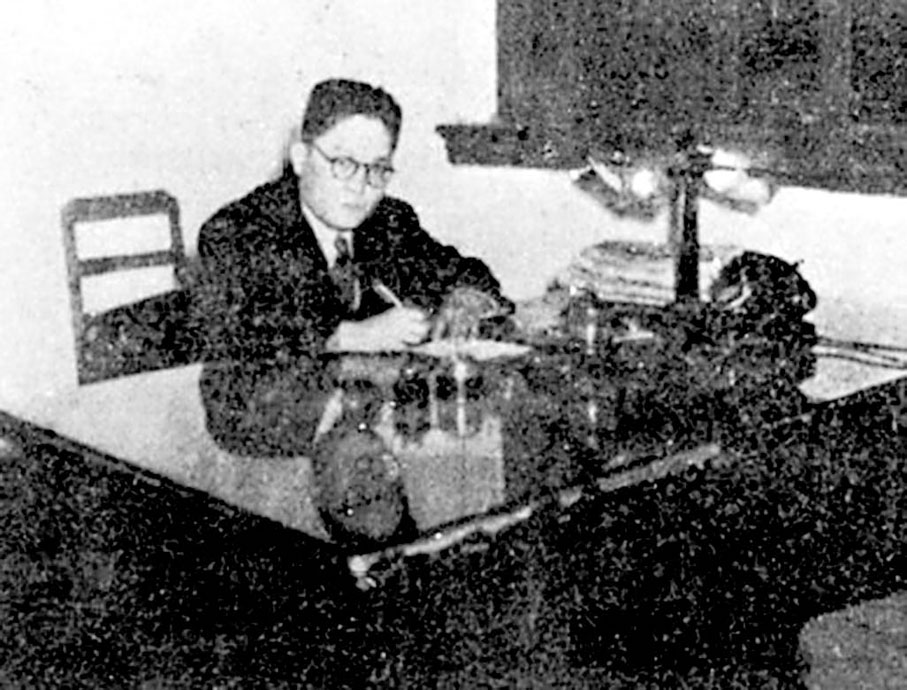 ◆圖為王芸生在編輯部的工作照。