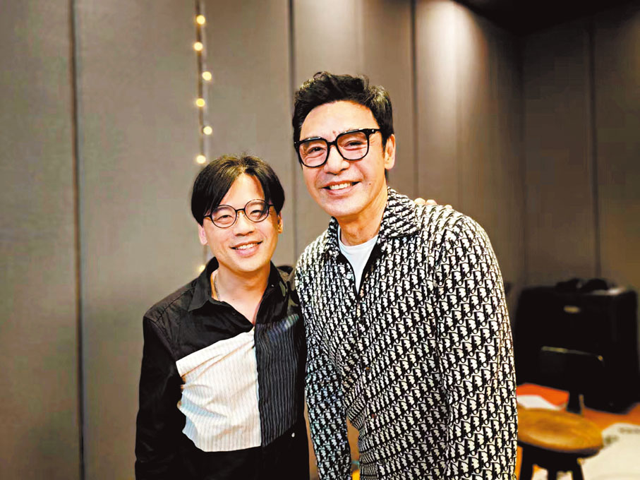 ◆張家誠與鍾鎮濤錄製《前》。