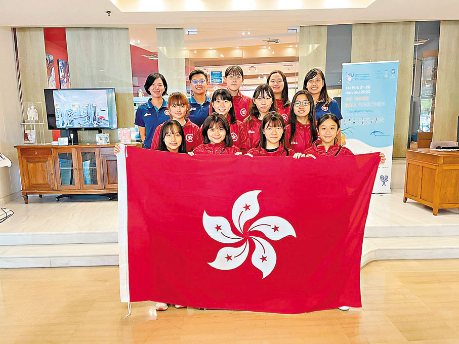 ◆香港女子青年沙灘手球代表隊早前抵達希臘。中國香港手球總會圖片