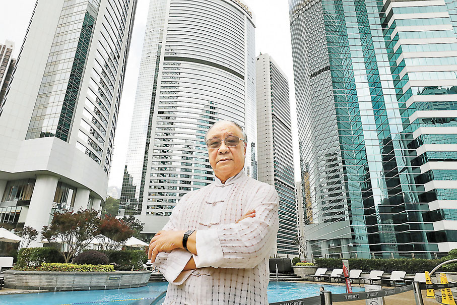 ◆ 張天生入行超過60年，見證了遠東交易所等「四會」的誕生、合併，再變身為港交所的過程。 香港文匯報記者  攝