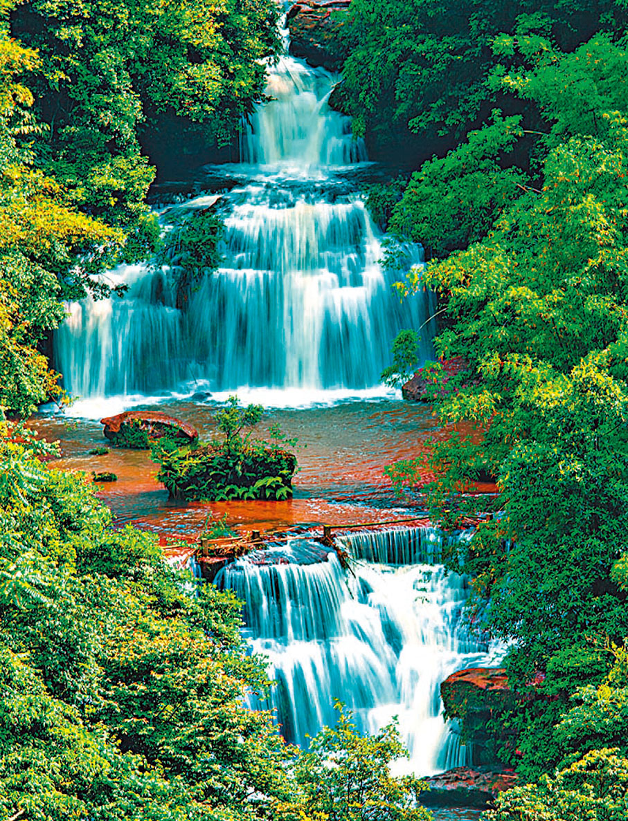 ◆畫稿溪隨處可見的瀑布。