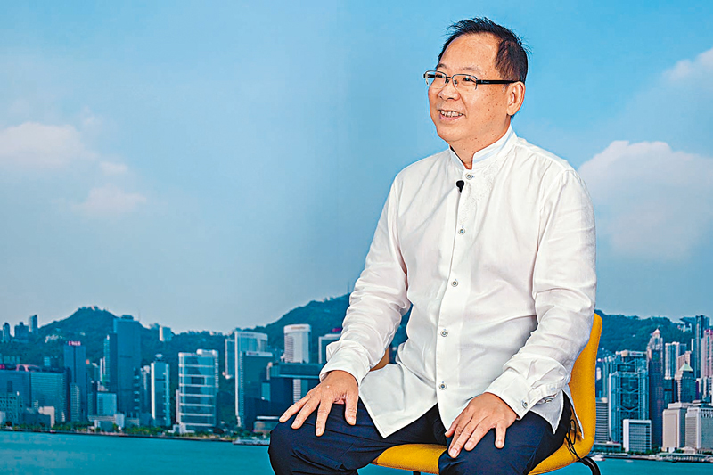 ◆ 張明敏在香港回歸25周年之際接受訪問。 中新社圖片