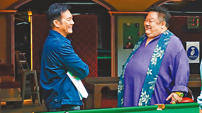 ◆張兆輝與林雪老友碰頭講個不停。