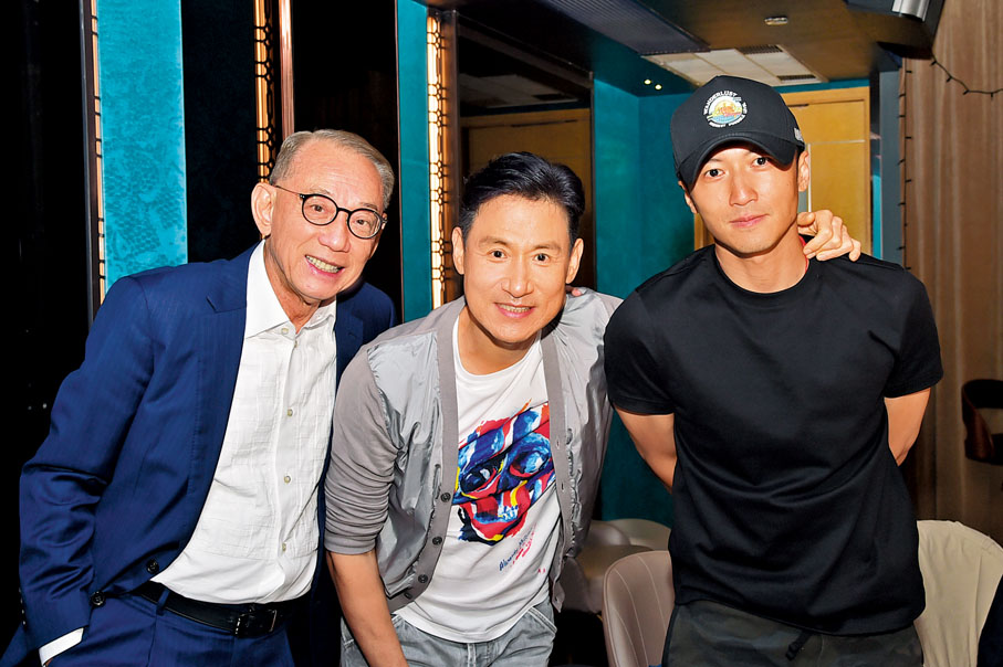 ◆楊受成(左)稱讚學友(中)和霆鋒都是好演員。