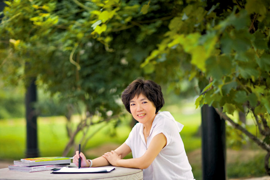 ◆年輕時期的梁鳳儀已醉心寫作。