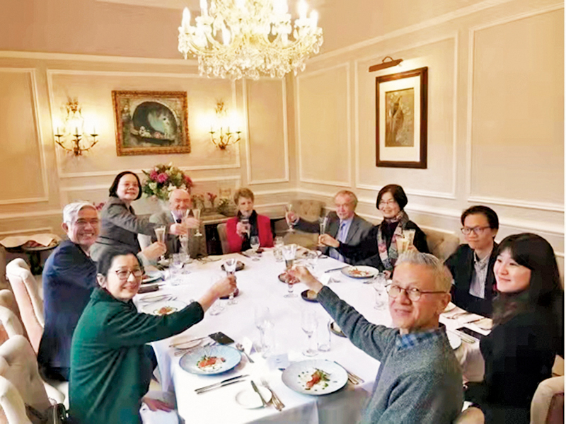 ◆4月出席在英國的《中國與人類命運共同體：探討共同的價值觀與目標》新書發布會。 受訪者供圖