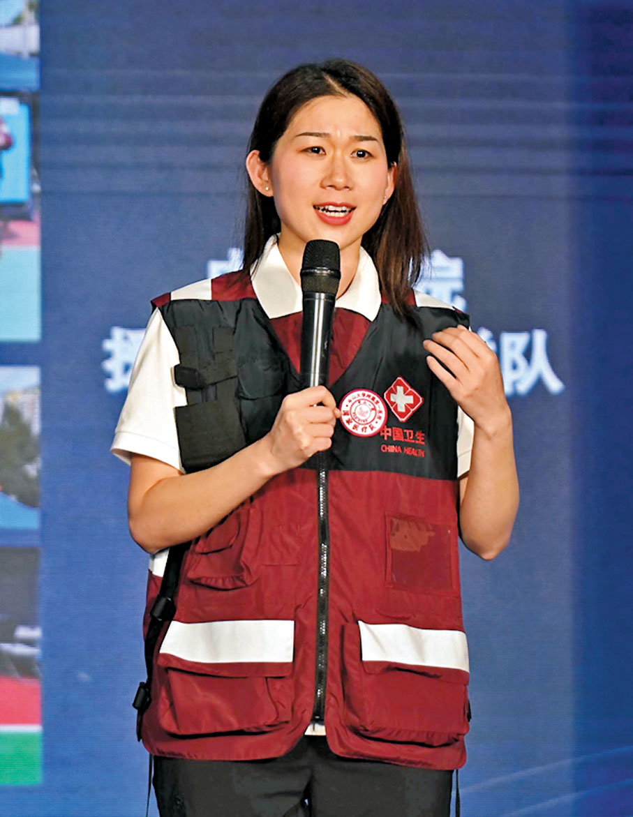 中山一院耳鼻咽喉科護士、援港核酸採樣醫療隊成員王嘉敏：香港市民對我們每一句溫暖的話語，都會讓我從內心滿滿地感受到香港市民的愛與溫暖。香港和內地同胞始終手相牽、情相近、心相連。整理：香港文匯報記者 盧靜怡