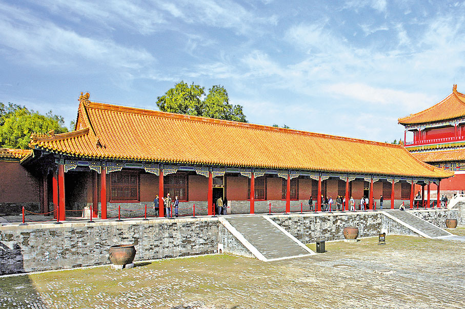 ◆ 青磚作為古建築主要的建築材料之一，在中國有悠久的燒製歷史。近40年來，河北省滄州任丘市出岸鎮古建磚廠已為北京故宮供應上百萬塊青磚。 作者供圖