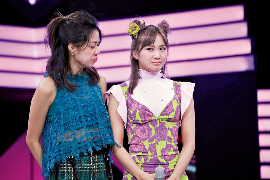 ◆Crystal(右)最終只獲得8盞綠燈，成為《聲夢2》首位出局學員。