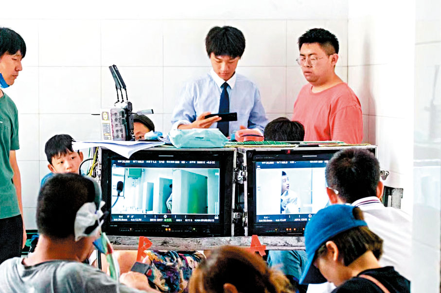 ◆電影《一起長大》在河南鄭州拍攝。馮雷 攝