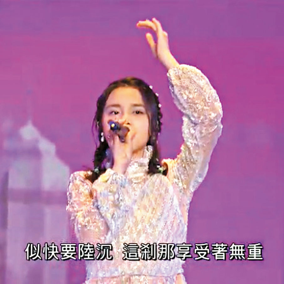 ◆ 姚焯菲邊唱邊跳有大將之風。