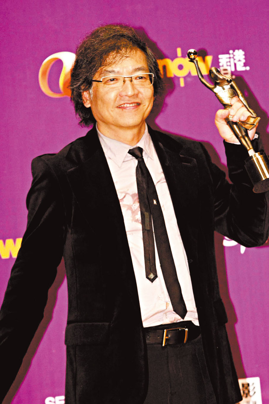 ◆ 羅啟銳憑《歲月神偷》獲得香港電影金像獎的最佳編劇。 