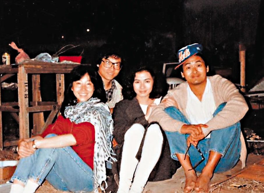 ◆ 左起：張婉婷、羅啟銳、鍾楚紅和周潤發當年愉快合作。