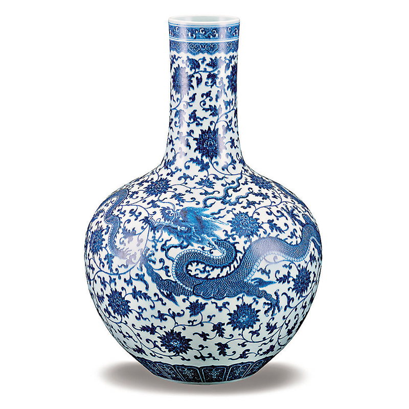 ◆清乾隆青花蓮紋遊龍天球瓶