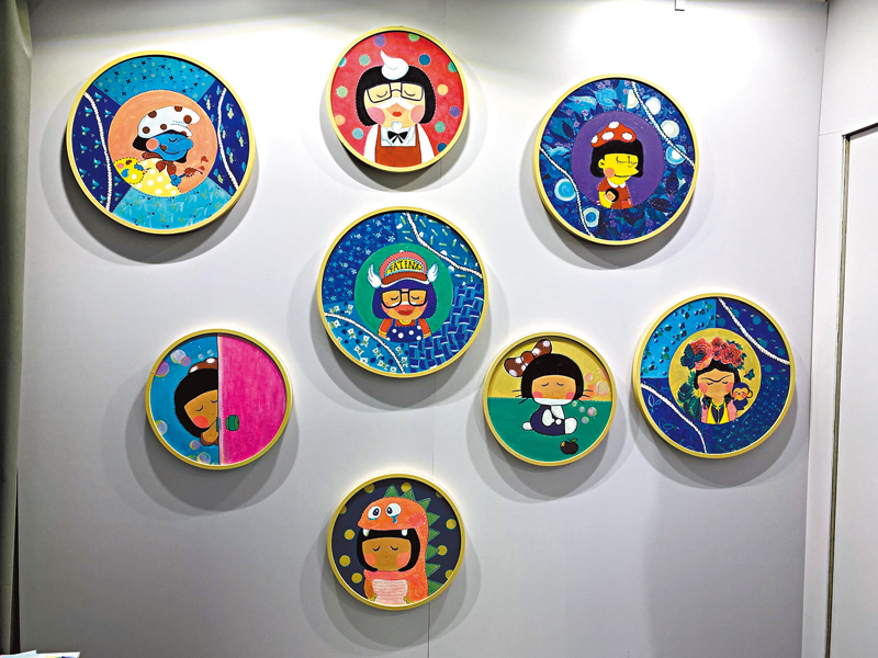 ◆扮演不同卡通角色的法天娜。