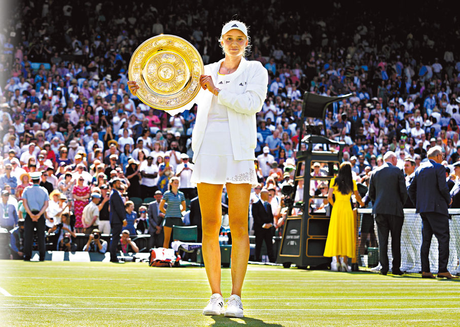 ◆ 落後一盤後來居上，拉芭堅娜登上溫網女單冠軍寶座。  美聯社