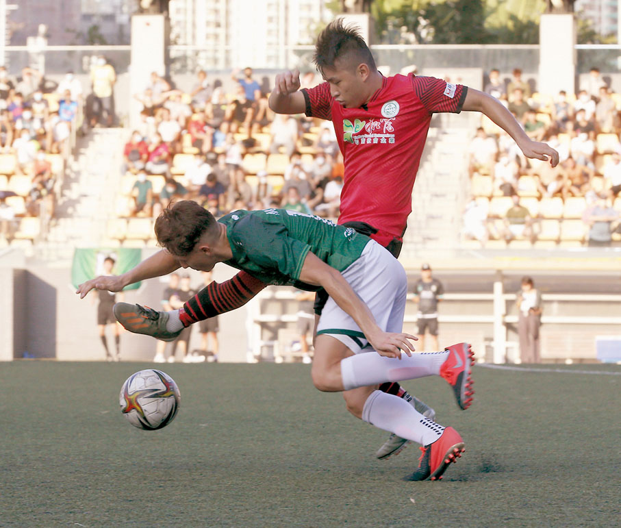 ◆大埔（紅衫）反勝對手封王。香港文匯報記者黎永淦  攝