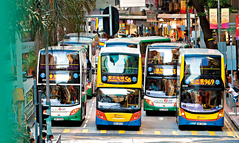 ◆城巴及新巴將於明年7月1日起合併，新的專營權以「城巴」名義批出。香港文匯報記者  攝