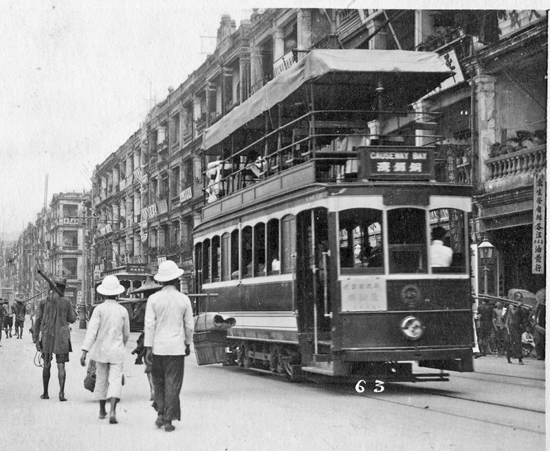 ◆第三代電車已在上層加設帆布帳篷。