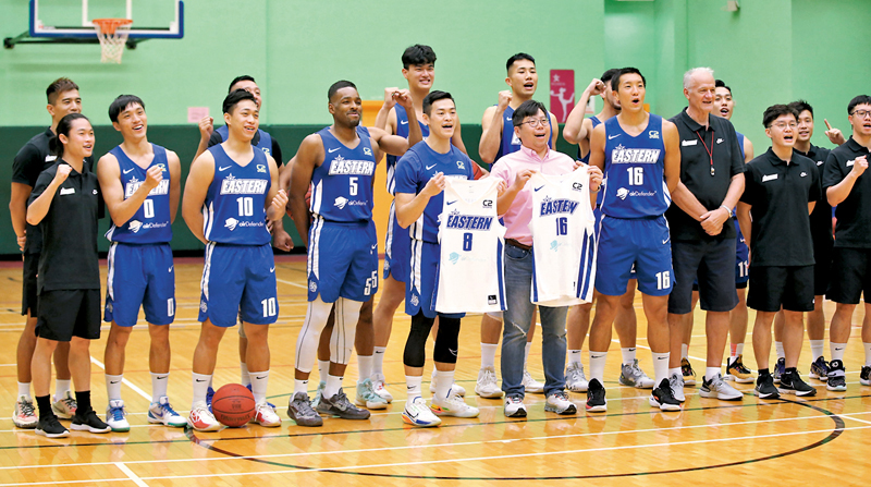 ◆東方龍獅籃球隊昨日公開練習。 香港文匯報記者黎永淦 攝
