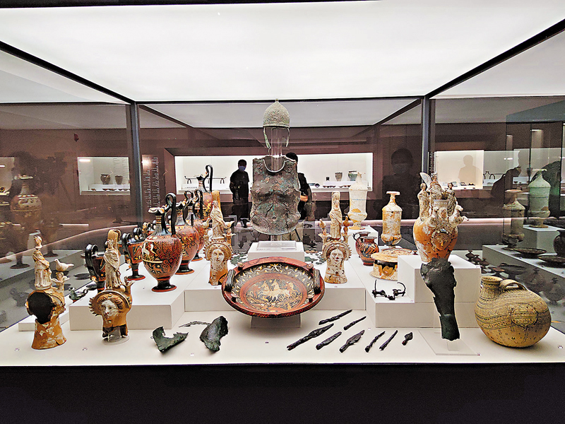 ◆公元前3世紀「雙勇士之墓」隨葬品。