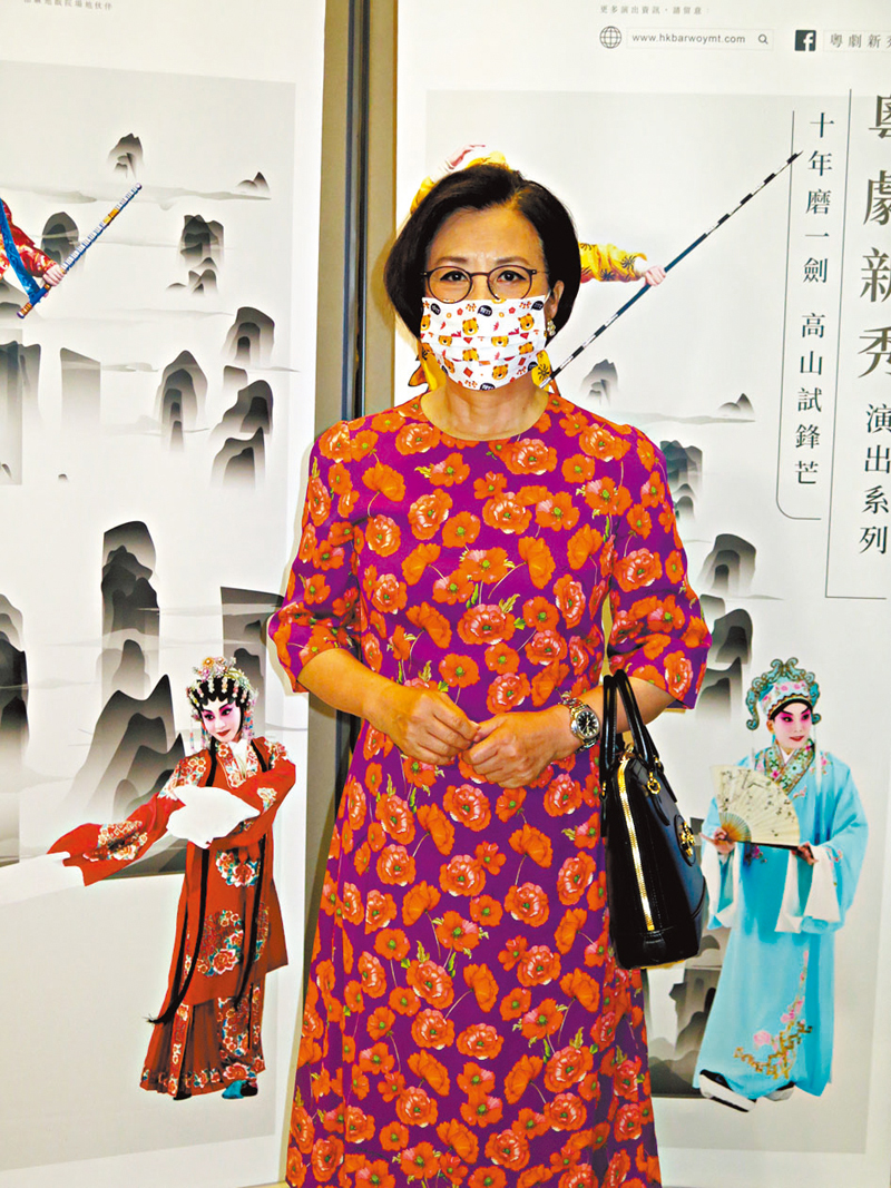 ◆汪明荃以八和會館主席身份主持開幕演出。