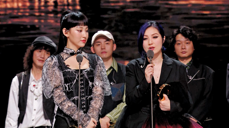 ◆楊千嬅表示第一天見到炎明熹就像見到剛出道的自己。