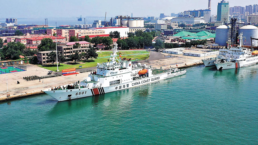 ◆7月18日，中國海警局在山東青島舉行北太平洋公海漁業執法巡航編隊起航歡送儀式。 中新社