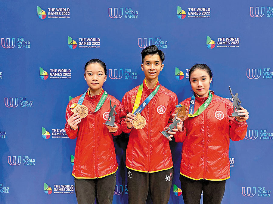 ◆武術好手李泳容（左起）、楊頌熹及楊子瑩都獲得銅牌。 武術圖片