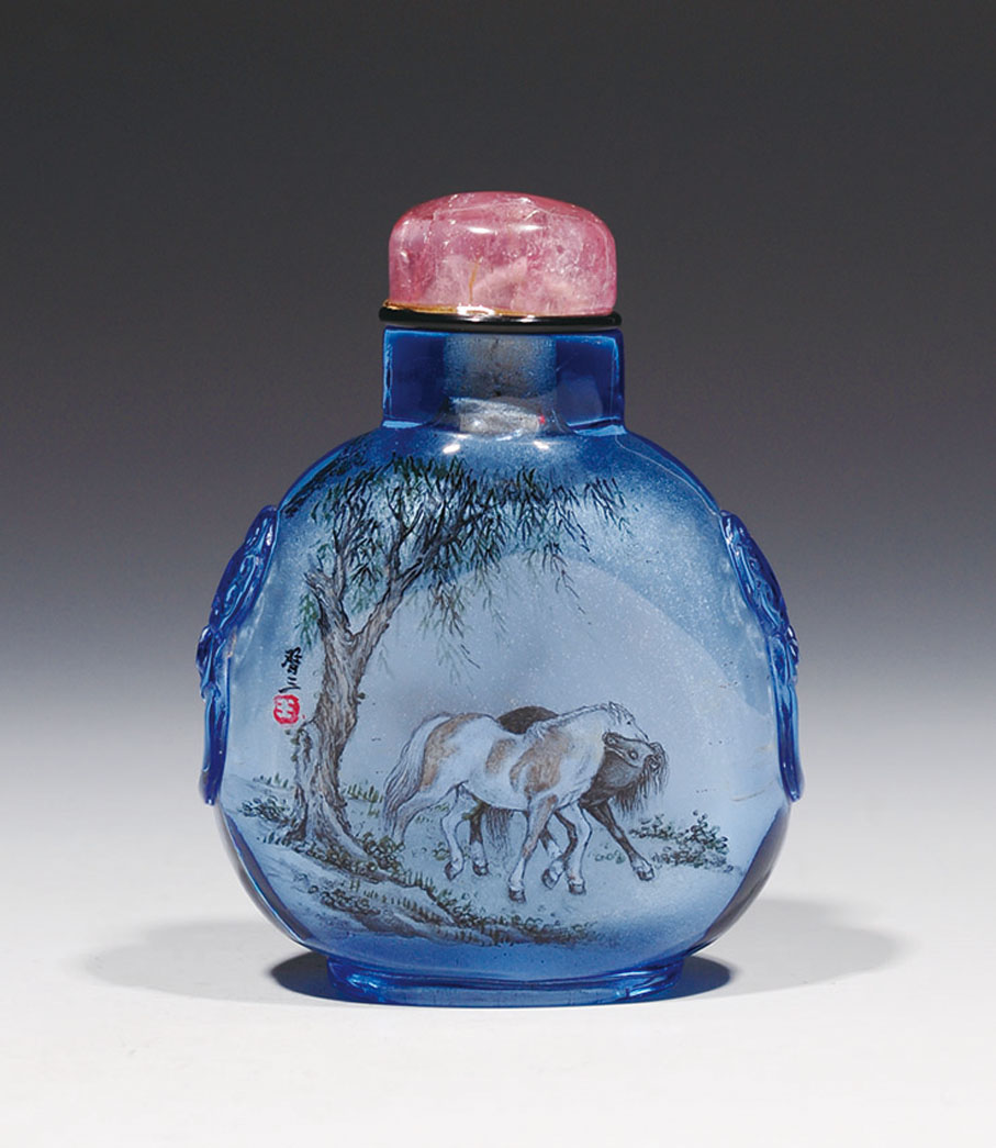 ◆衡水內畫以龐大的創作隊伍、豐富的花色品種、高超的工藝水準，熠熠生輝。