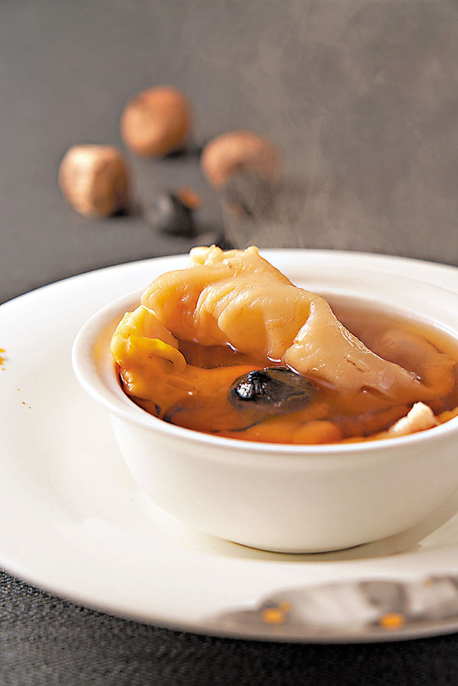 ◆黑蒜螺頭燉花膠湯