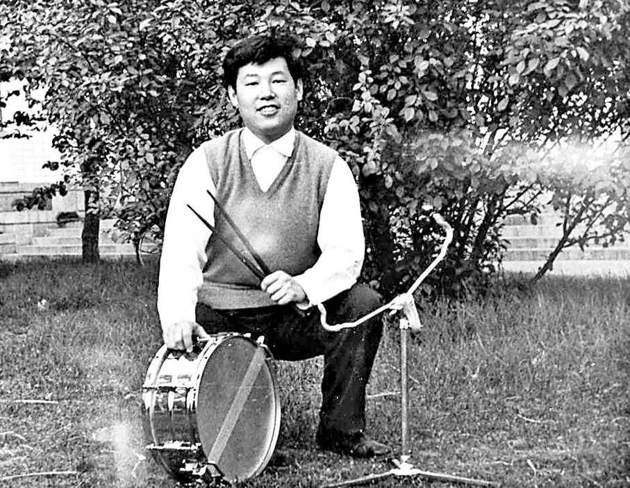 ◆上世紀七十年代初期，閻學敏在中國中央樂團（現中國交響樂團）任職敲擊樂師。受訪者供圖