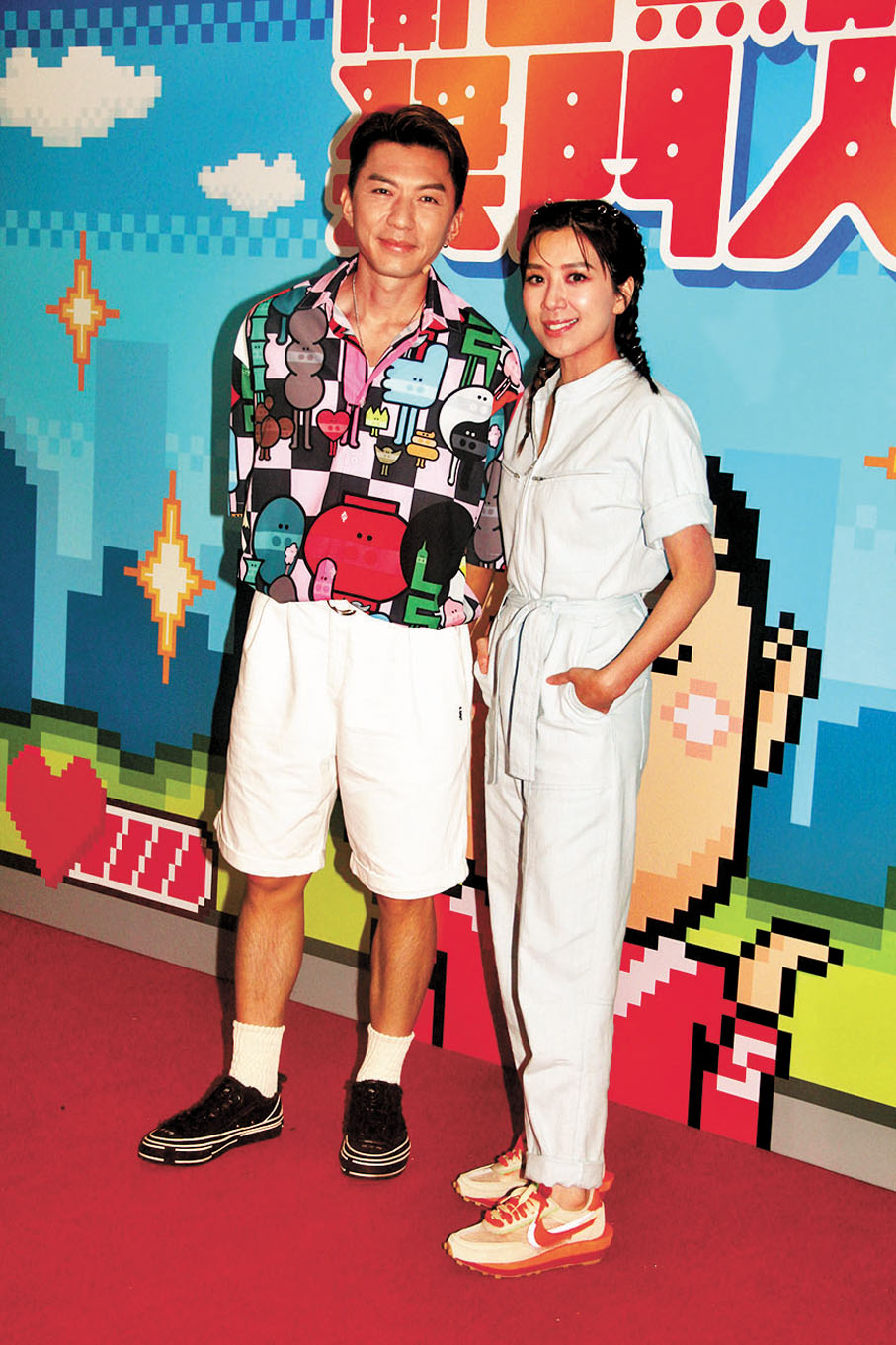 ◆ 袁偉豪與黃智雯前晚參與錄影《開心無敵獎門人》。