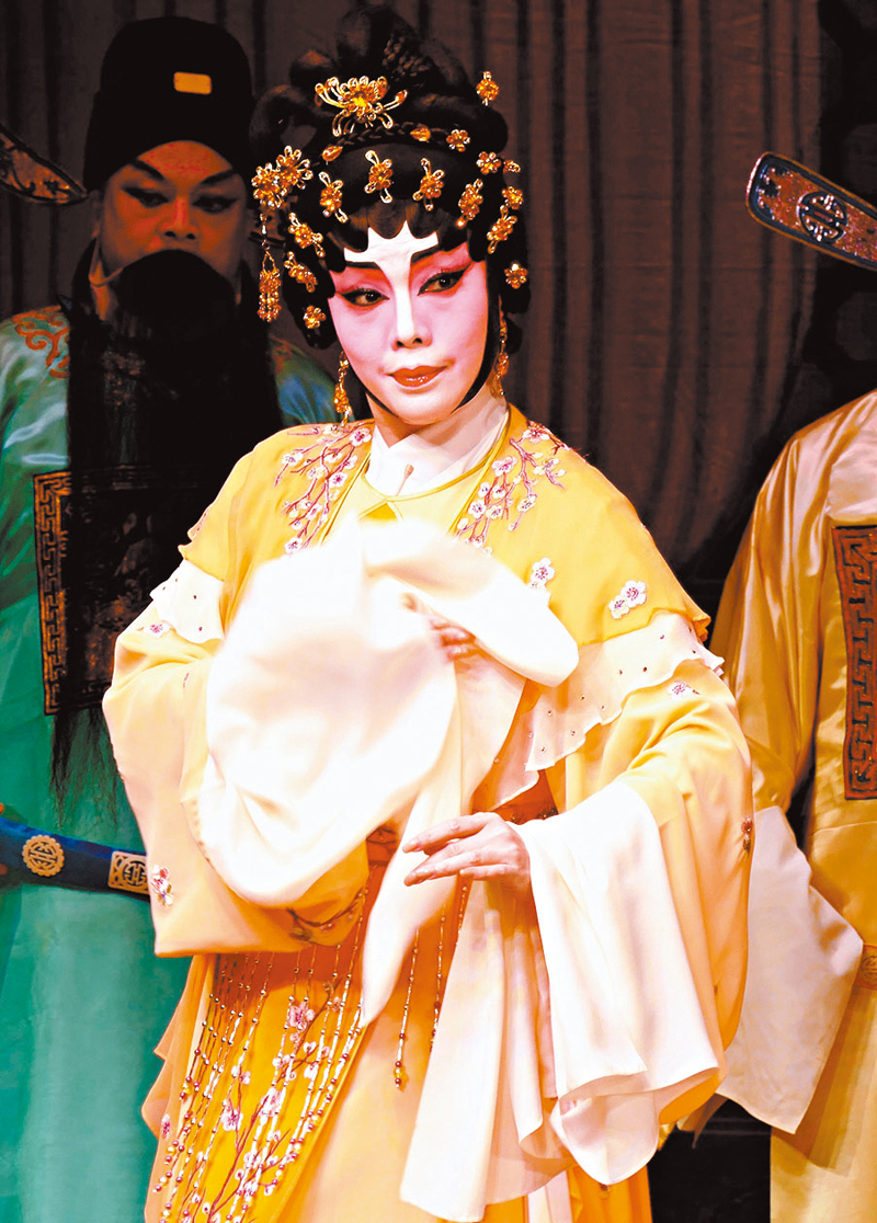 ◆陳咏儀演俏銀姐。