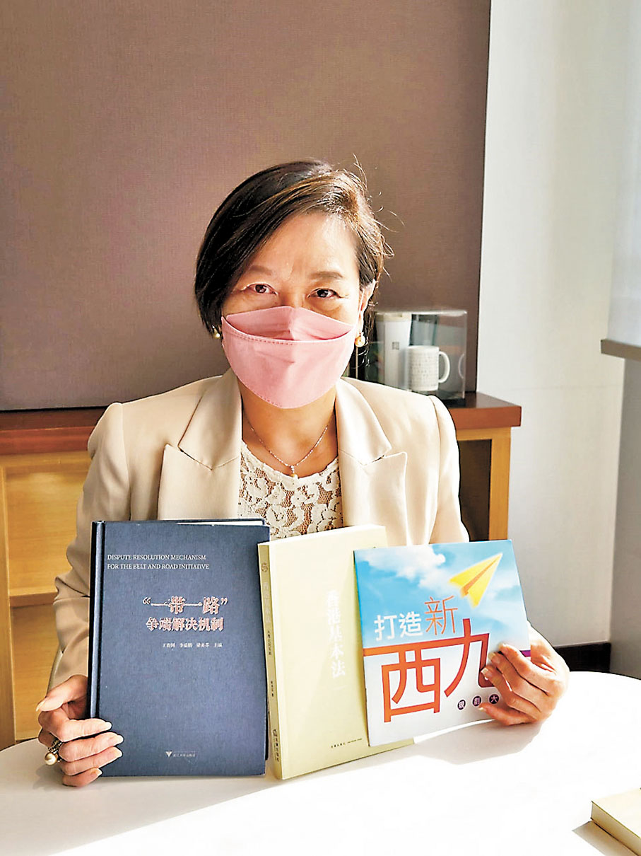 ◆梁美芬關注淨化海濱工作。香港文匯報記者 攝