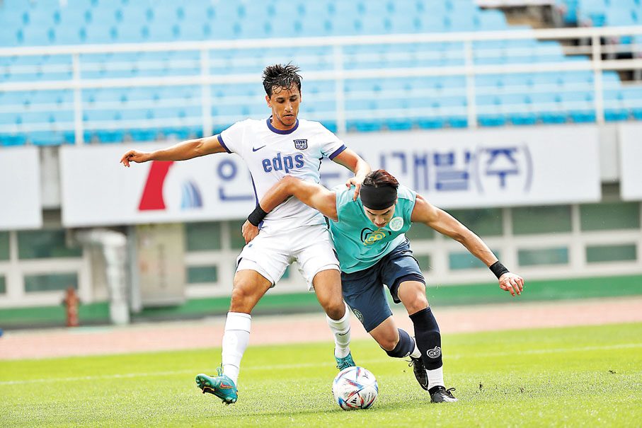 ◆明加索夫（左）已成傑志進攻重心。 球會圖片