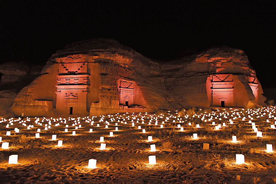 ◆ 以前照明要靠蠟燭，蠟燭被蓋住了，光也跑不出來，代表才華沒讓人看見。 資料圖片