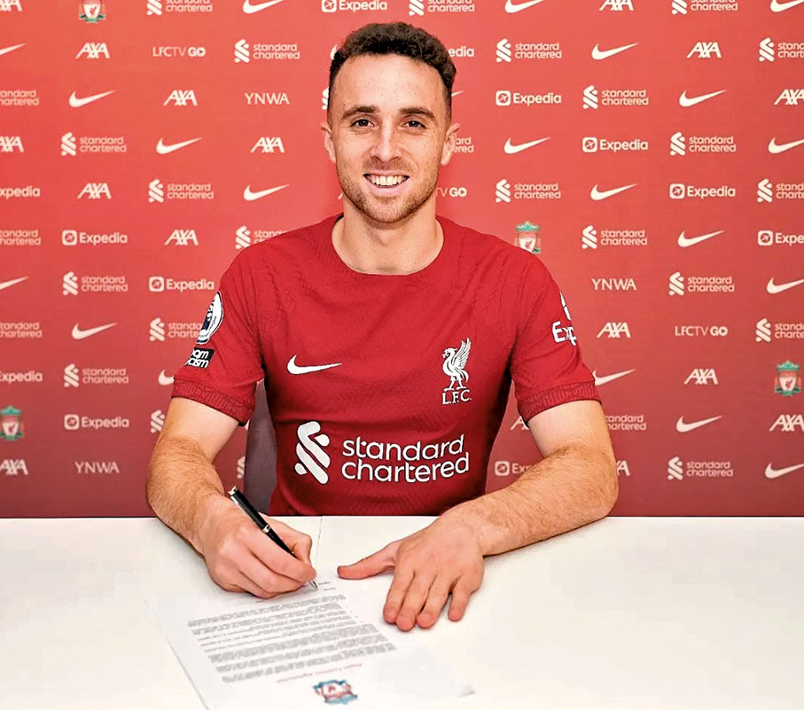 ◆迪亞高祖達留效「紅軍」。  利物浦圖片