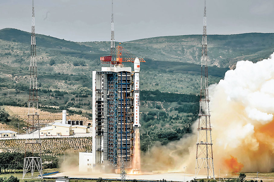 ◆8月4日11時08分，中國在太原衛星發射中心採用長征四號乙運載火箭，成功發射首顆陸地生態系統碳監測衛星「句芒號」，其主要任務是監測陸地生態系統能吸收多少二氧化碳，即考察陸地生態系統的碳匯能力。受訪者供圖