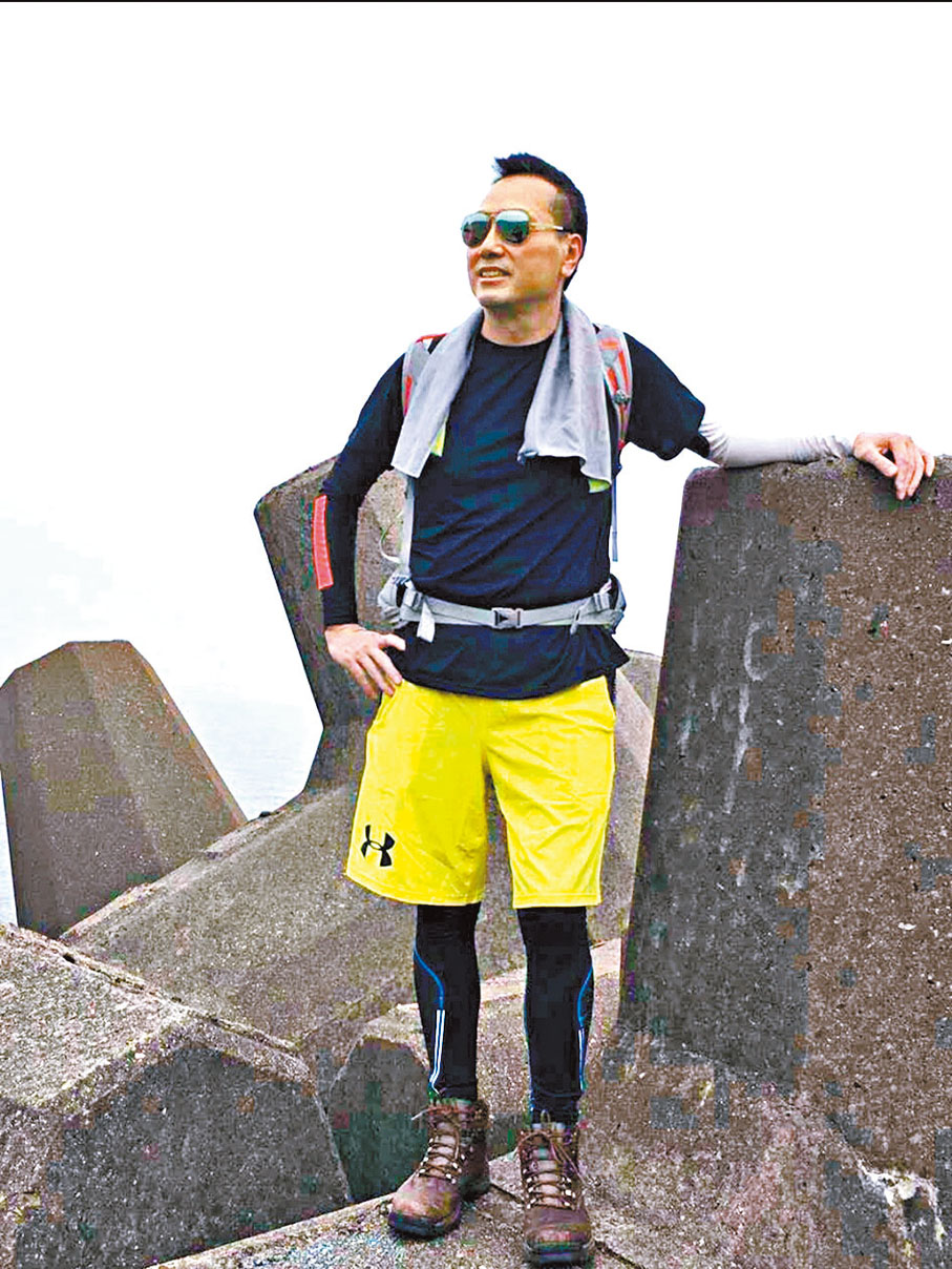 ◆伍衛國喜愛活動，攀山遠足都是他所愛。