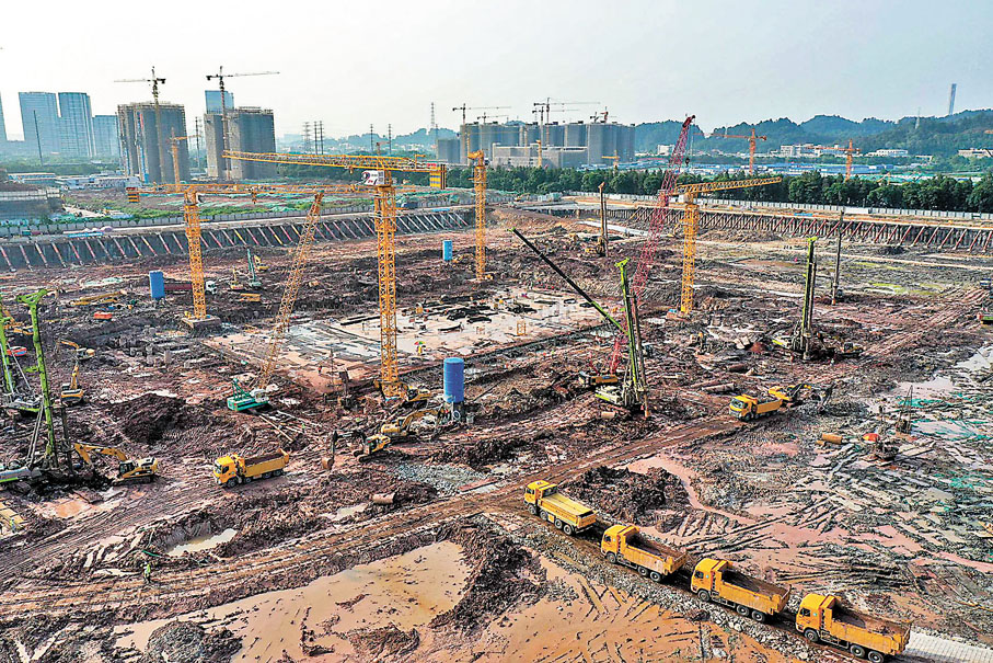 ◆恒大退還廣州恒大足球場土地使用權，預期將錄得虧損約12.55億元人民幣。 資料圖片